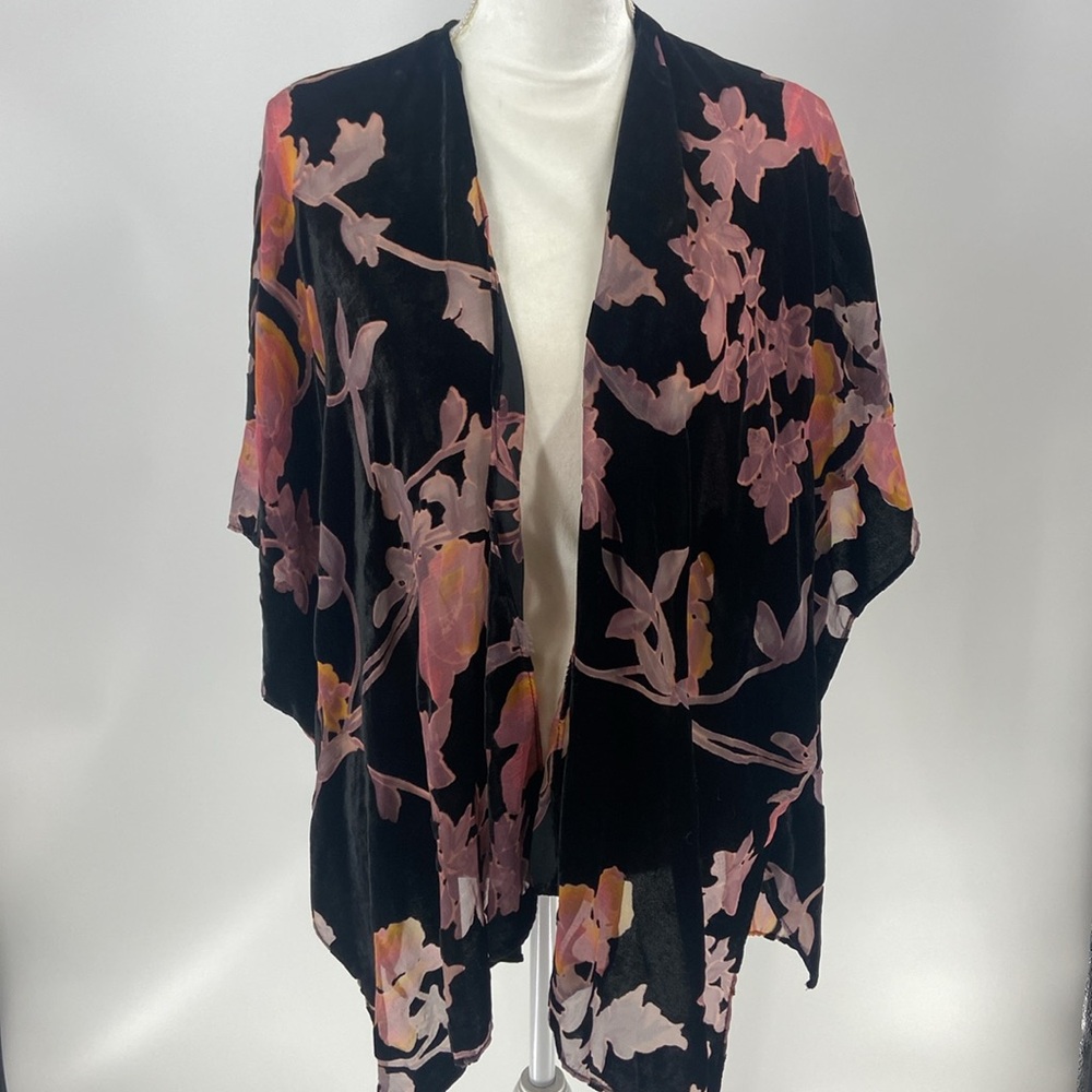 Woven heart black velvet flocked burnout fall tones duster drape close front